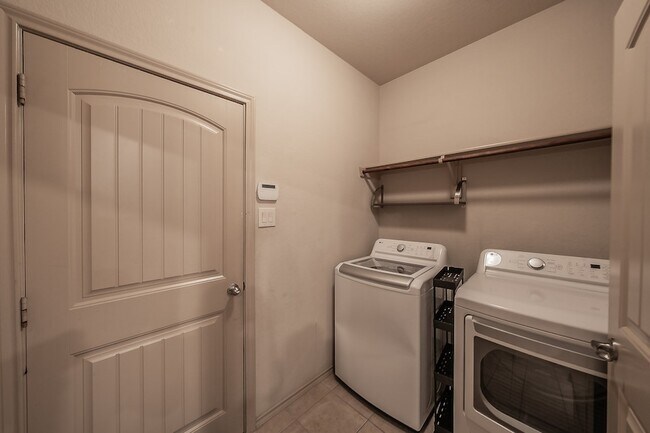 Building Photo - 12713 Diamond Peak Dr