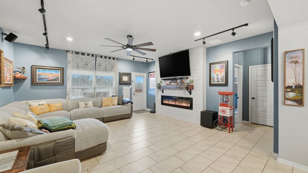 Building Photo - 2011 Sisyphus Vw