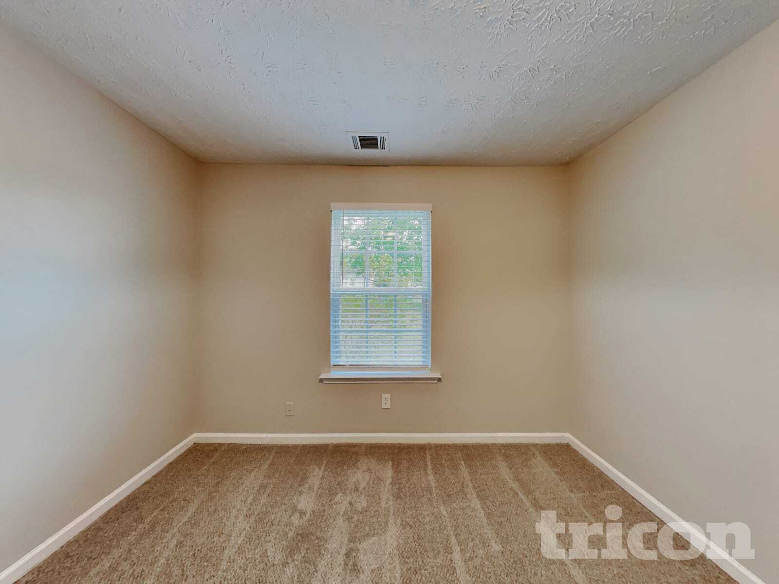 Building Photo - 1049 Octavia Ct