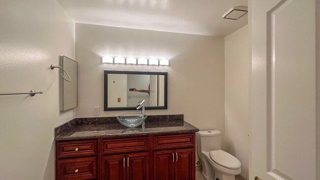 Building Photo - 4755 Templeton St