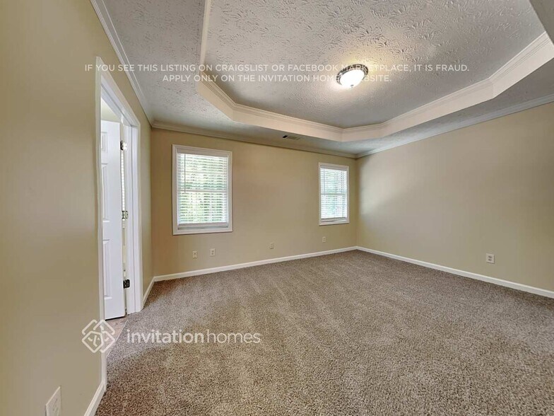 Building Photo - 5995 Rolling Oaks Ln