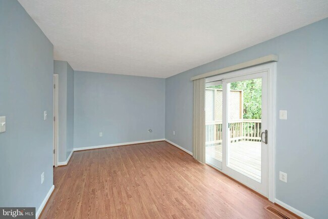Building Photo - 103 Eaton Ct
