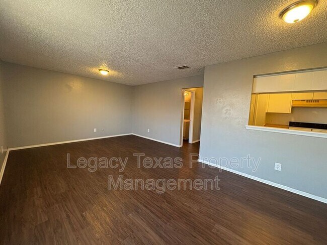 Primary Photo - 1706 Short St