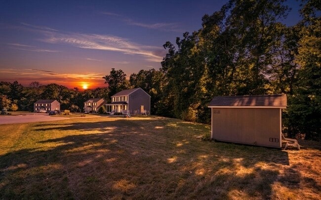 Building Photo - 8 Bresciani Ln