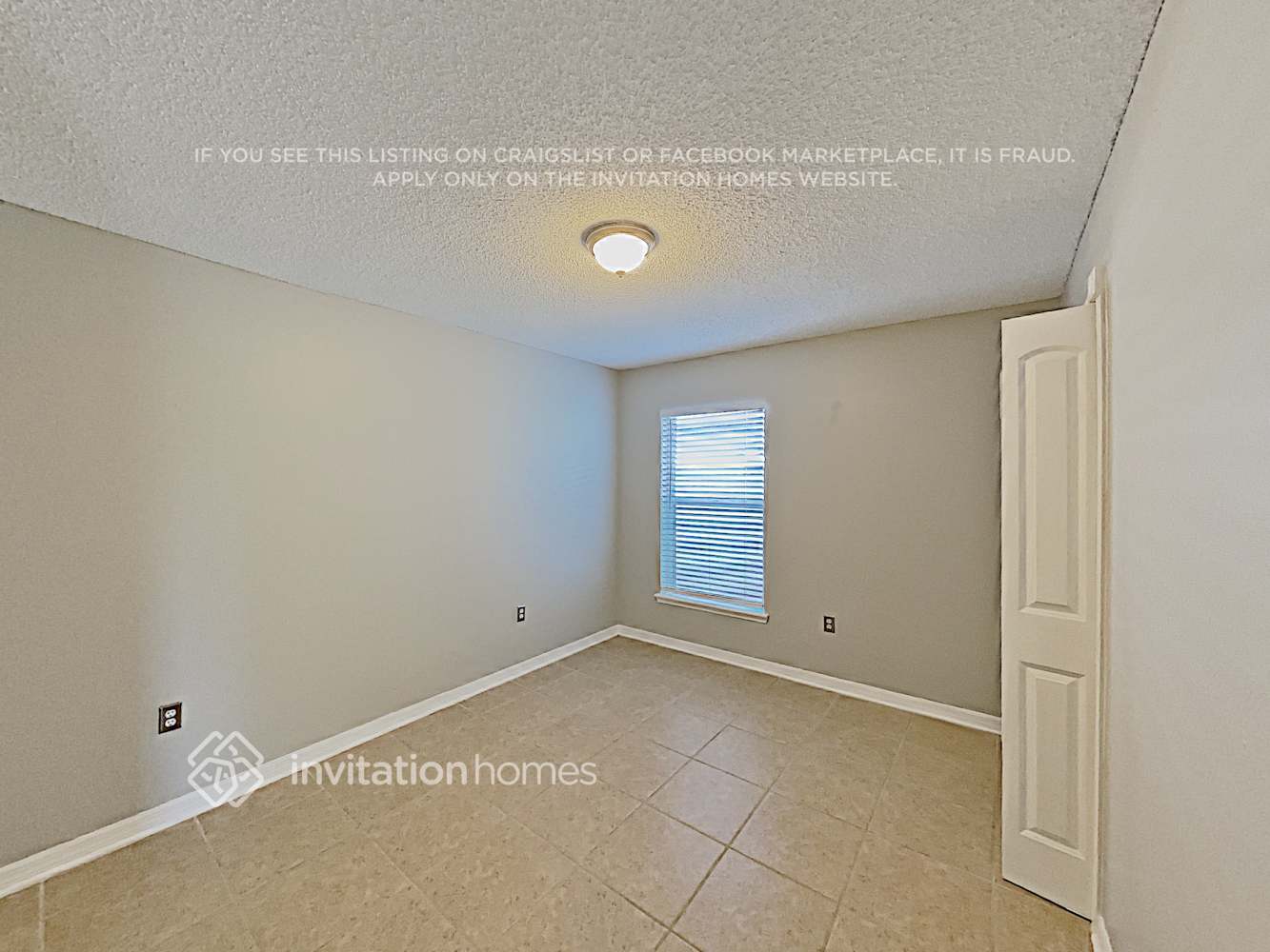 Building Photo - 1622 Hudderfield Cir W