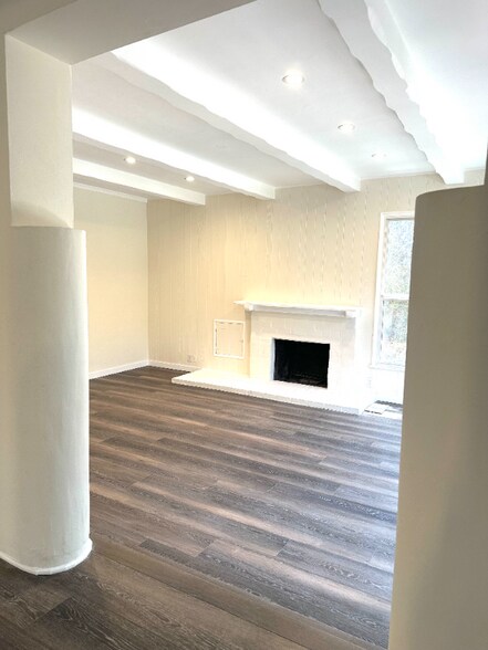 Building Photo - 5351 Packard St