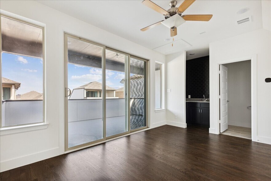 Building Photo - 8040 Ingram Dr