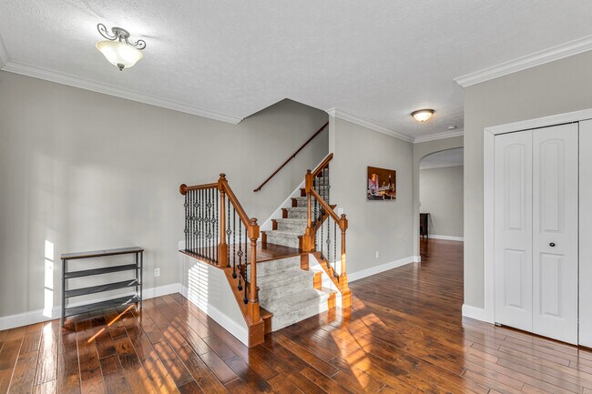 Building Photo - 345 Kenilworth Rd