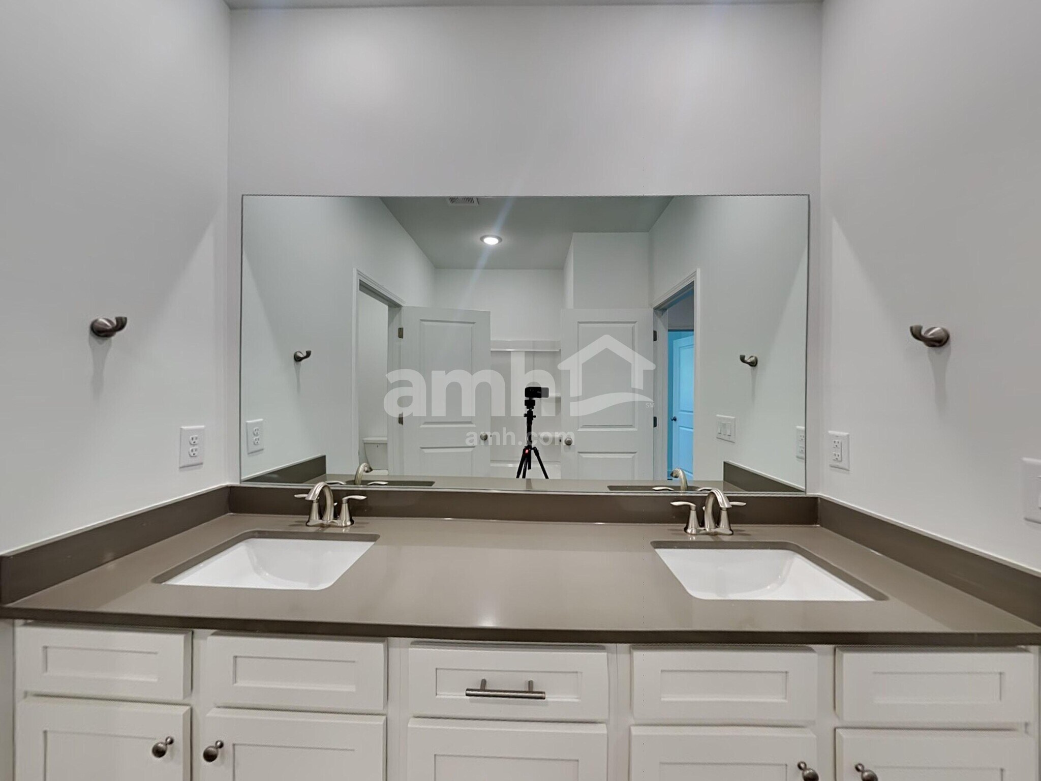 Building Photo - 1365 Soapstone Rd