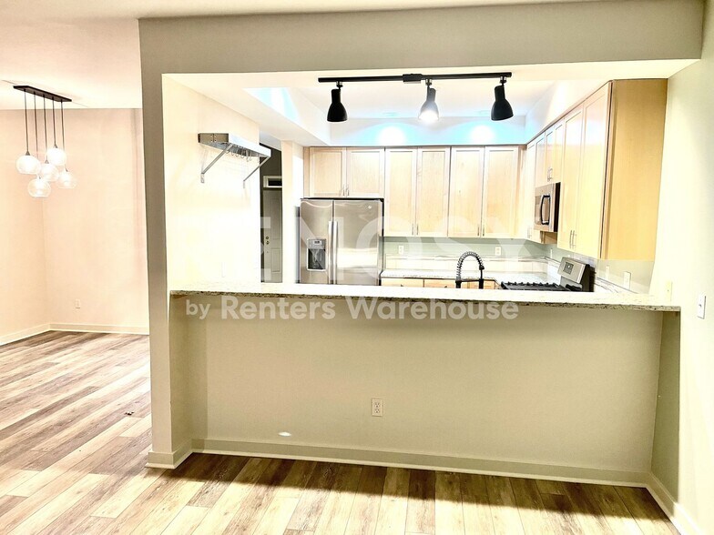 Building Photo - 15605 NE 91st Way