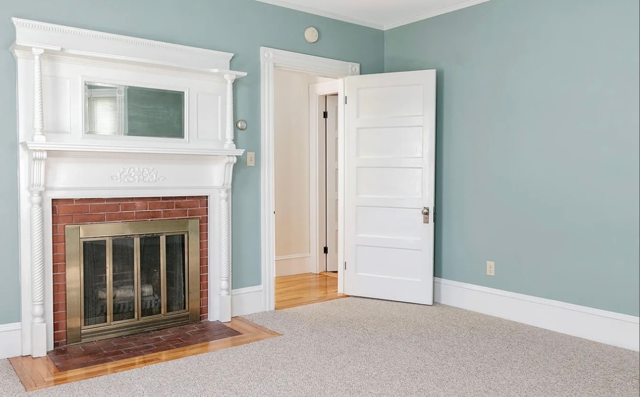 Spacious,sunny, well cared for rooms with gleaming hardwood floors - 110 Graham St