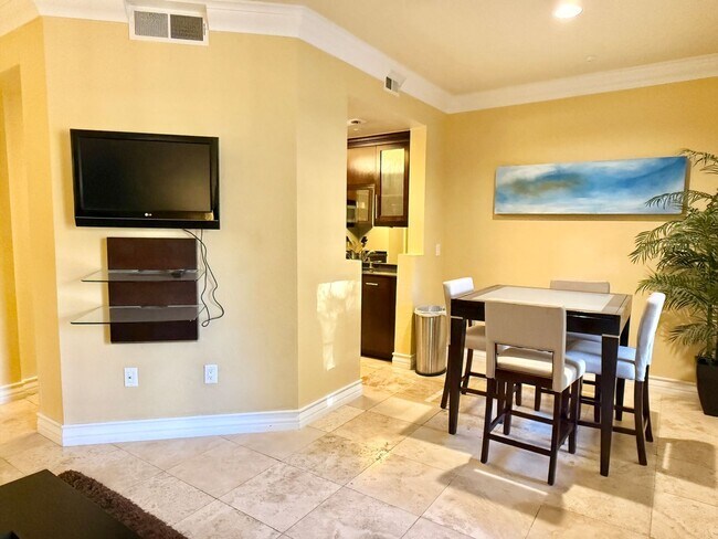 Building Photo - Meridian Luxury 1 Bed/1Bath Condo in Resort Style Community.