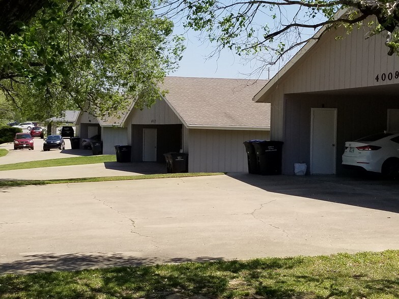 Building Photo - 4017 Sheridan Rd