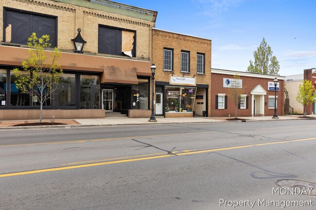 Building Photo - 26 E Main St