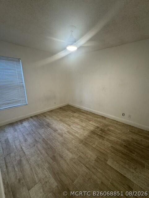 Building Photo - 1495 Lake Crystal Dr