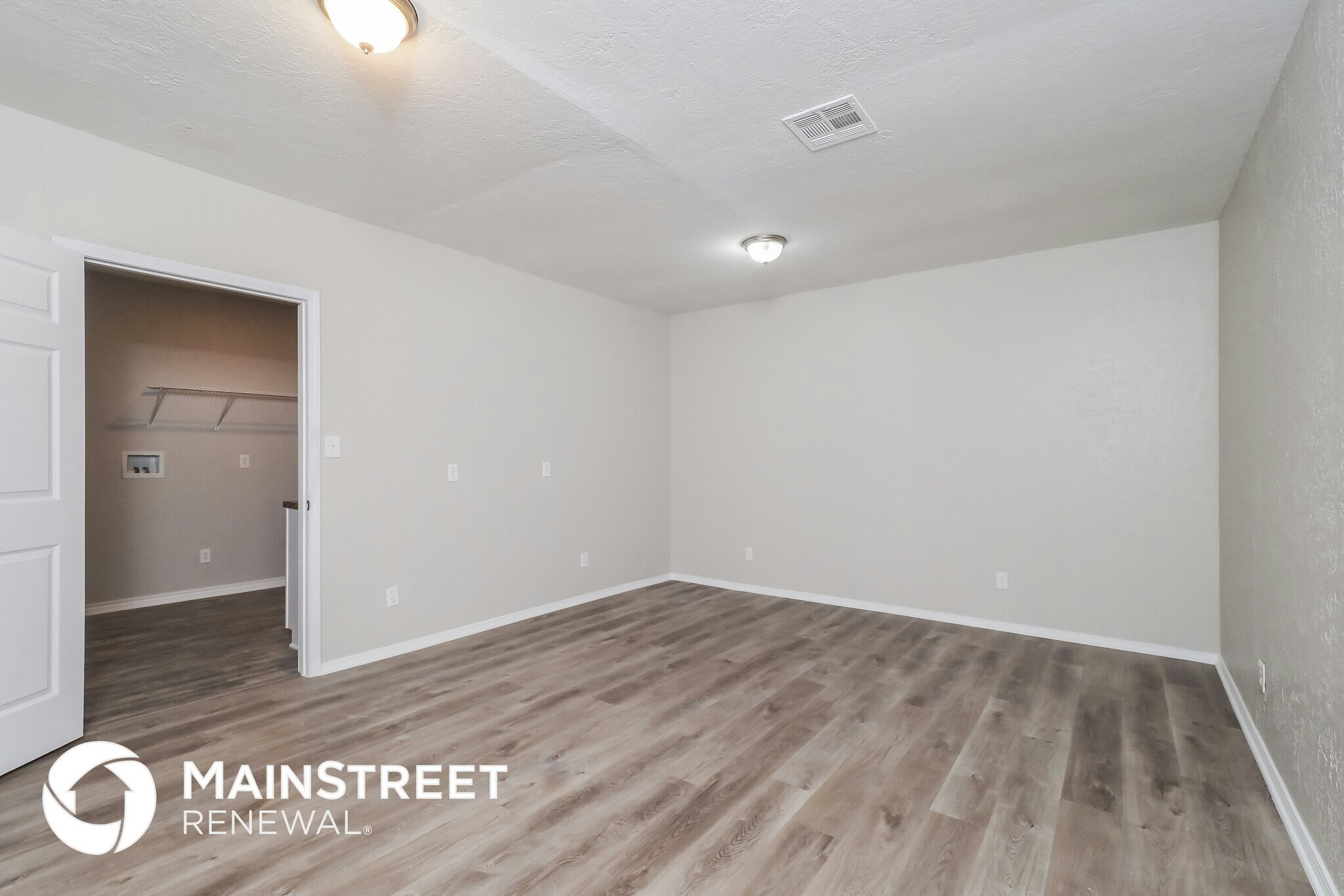 Building Photo - 2600 N Peniel Ave