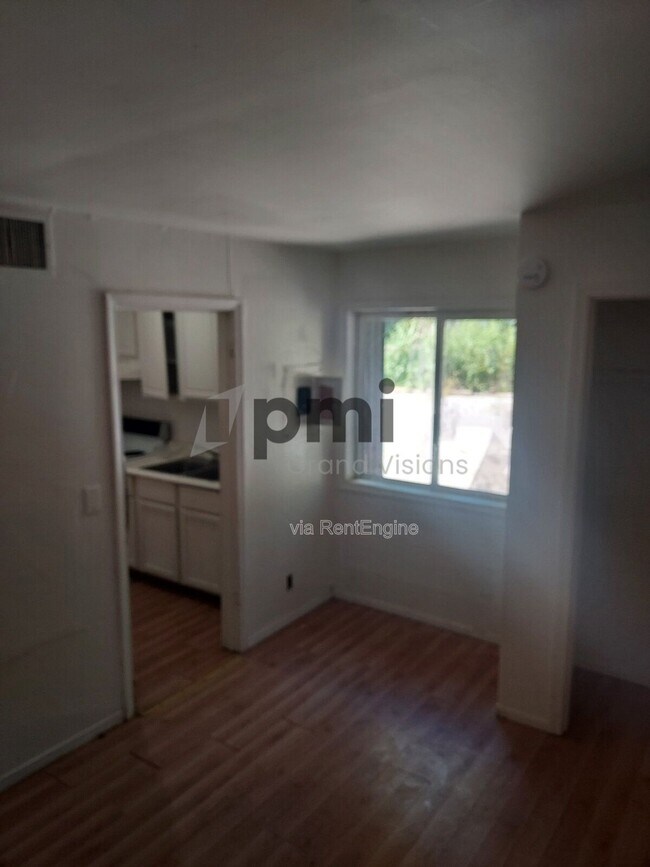 Building Photo - 904 W Macon St