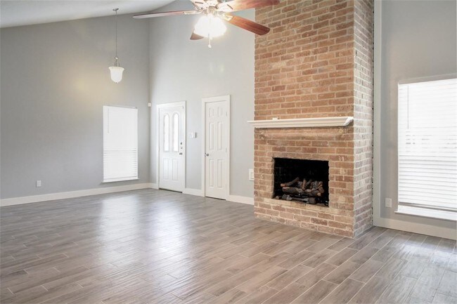 Building Photo - 13515 Ravensway Dr