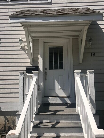 Building Photo - 18 N Baldwin St