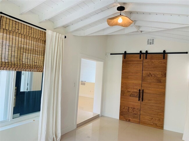 Building Photo - 4218 Braganza Ave