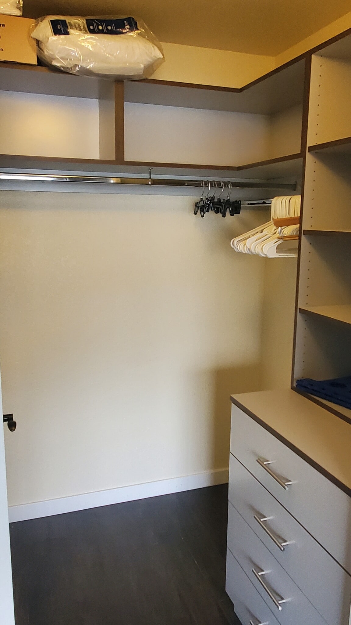 Building Photo - 8741 Darby Ave