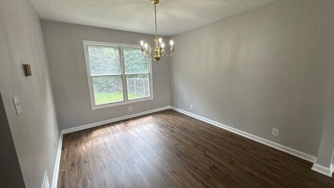 Building Photo - 7421 Spring Run Dr