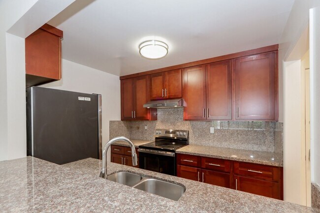 Building Photo - 2BR/2BA Pet-Friendly Condo with Pool, 2 Parking Spaces & Walk-In Closet | Millbrae | YouTube Tour