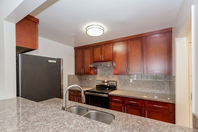 Building Photo - 380 Vallejo Dr