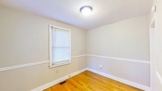 Building Photo - 1506 Pendleton Rd