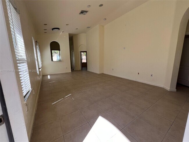 Primary Photo - 2240 Portofino Ave
