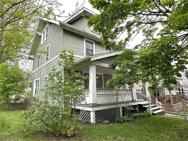 Building Photo - 1438 Newton St