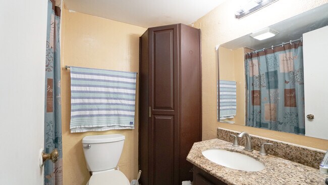 Building Photo - 4670 NW 79th Ave