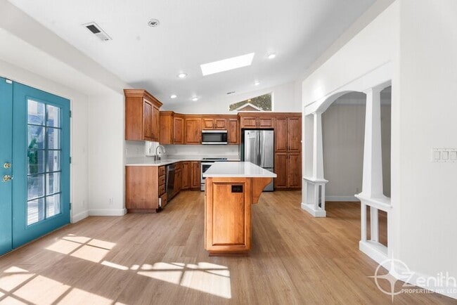 Building Photo - 8611 SE Patterson Pl