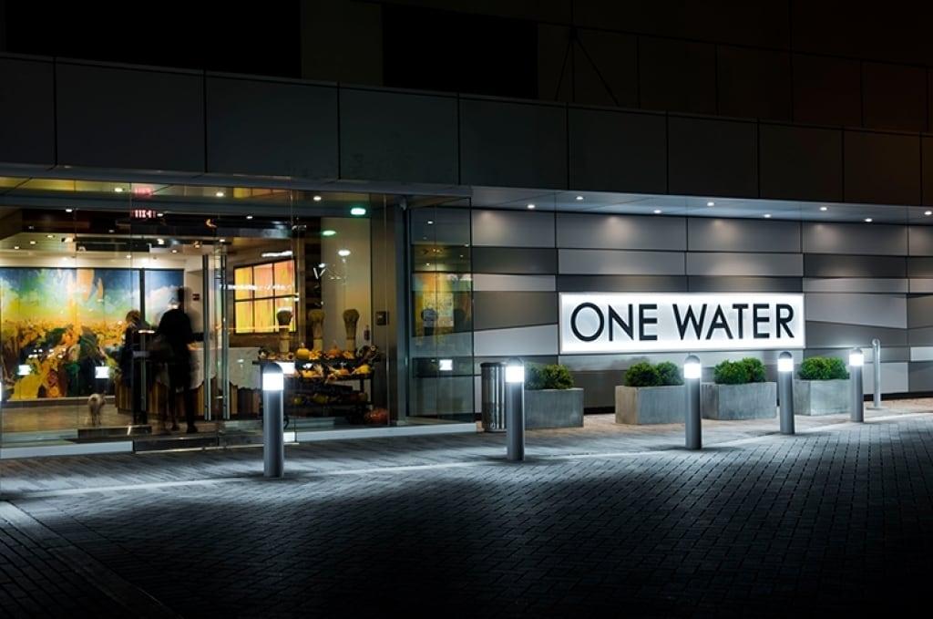 Building Photo - 250 N Christopher Columbus Blvd