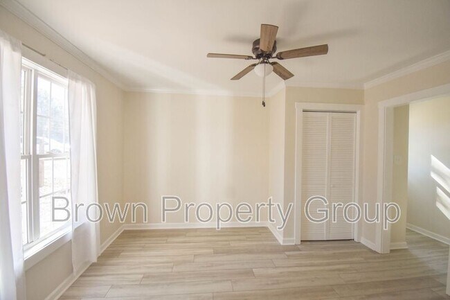 Building Photo - 885 Simmons Rd