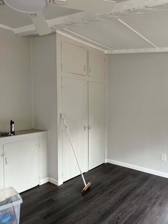 Building Photo - 2227 E 40th St