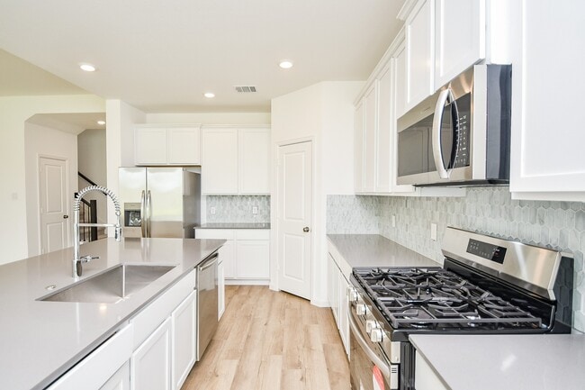 Building Photo - 5624 Frst Cv Dr