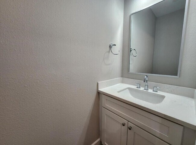 Building Photo - 3206 Bostic St