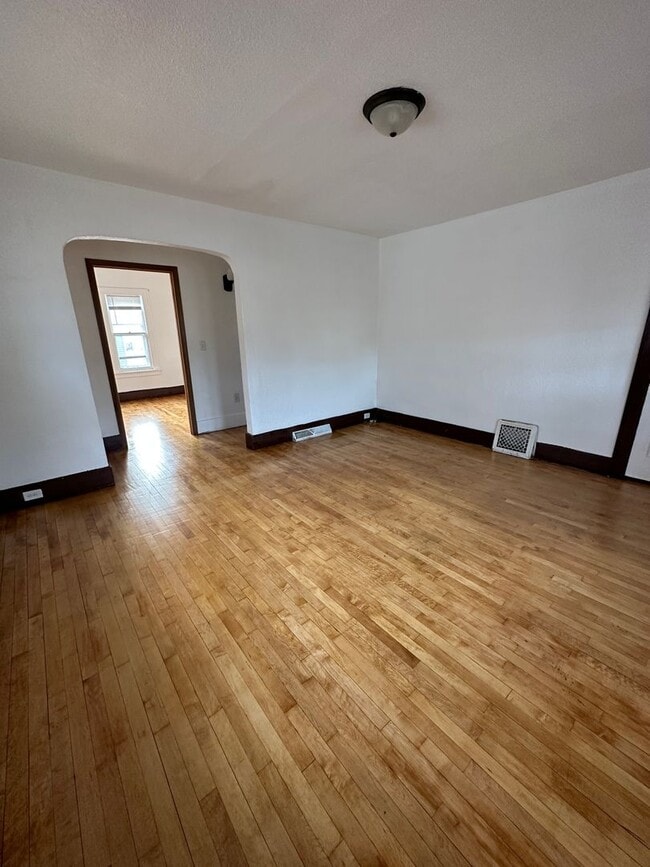 Building Photo - 725 24th St N