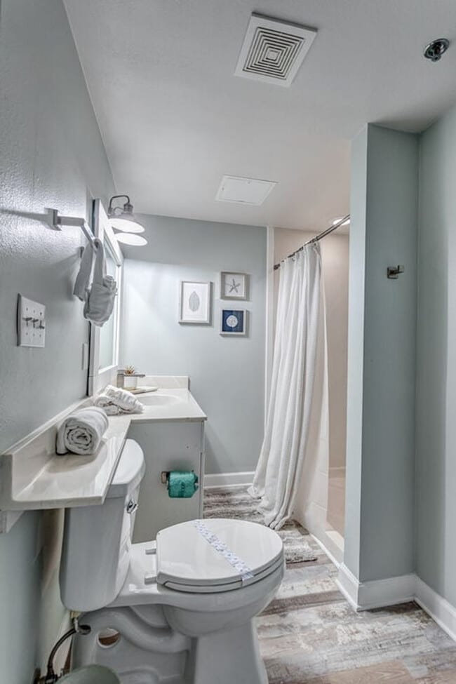 Building Photo - 998 Gulfside Ct