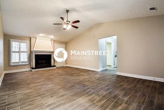 Building Photo - 3 Bedroom Pet-Friendly Home in Fayetteville, GA with Main Street Renewal