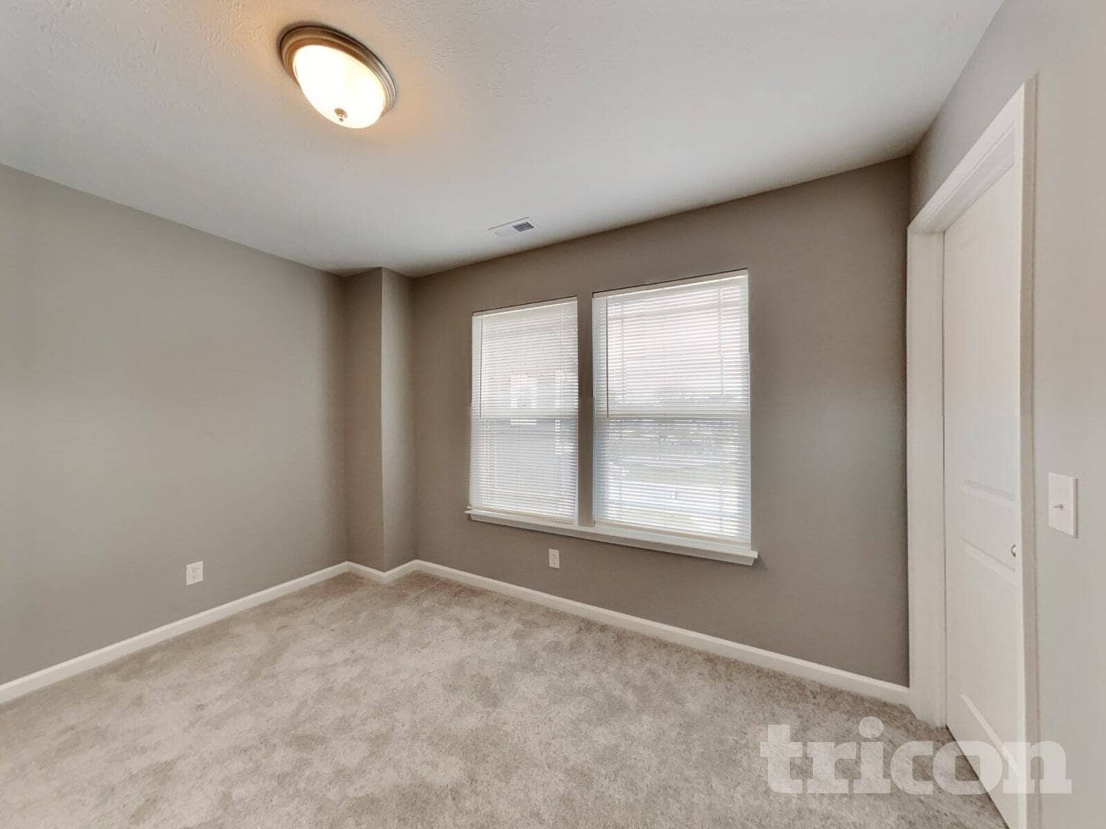 Building Photo - 303 Thomas Point Dr