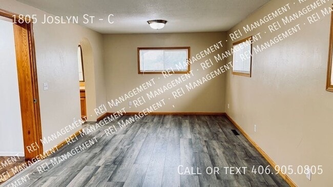 Building Photo - 1805 Joslyn St