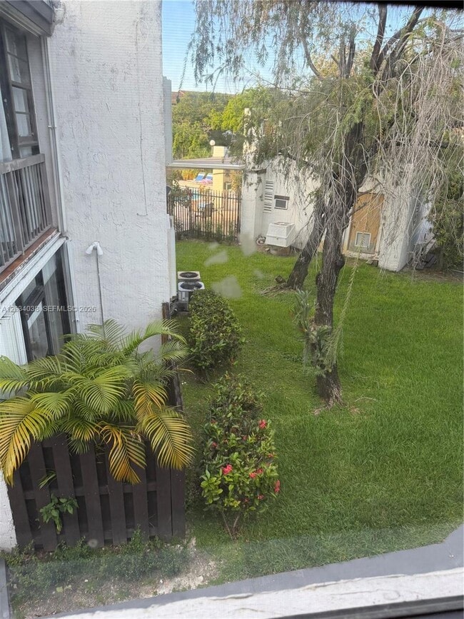 Building Photo - 9429 Fontainebleau Blvd