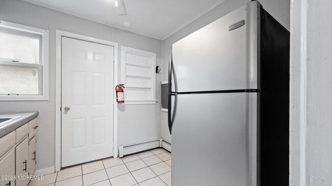 Building Photo - 43 Story St