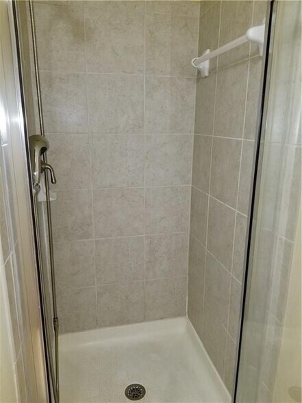 Building Photo - 3363 Stoneham Dr NW