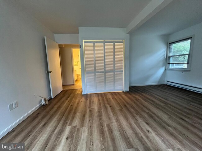 Building Photo - 12701 Pinecrest Rd