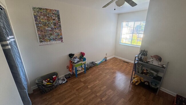 Building Photo - 4bed/2bath/2car garage. RV parking & massive landscaped backyard in cut-de-sac