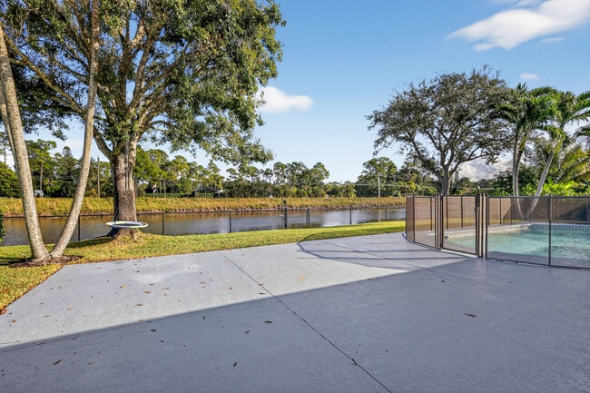 Building Photo - 151 Monterey Way