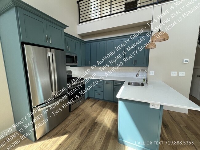 Building Photo - 839 E Willamette Ave